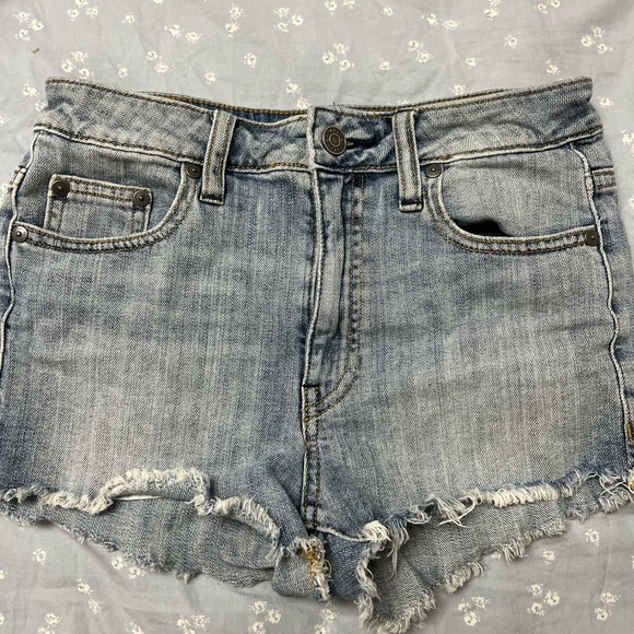 Talula cut off jean shorts - Picture 1 of 3
